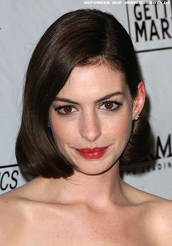 Anne Hathaway mit glattem Bob