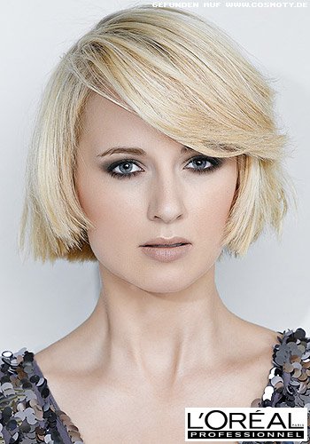 Frisuren Bilder Blonder Bob Mit Leicht Akzentuierten Strahnen Frisuren Haare