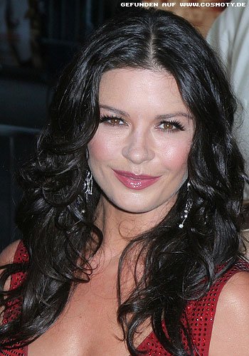 Catherine Zeta-Jones mit Glamour-Mähne