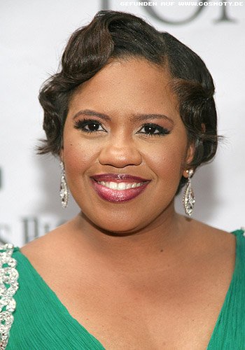 Chandra Wilson: Retro-Bob aus Wasserwellen