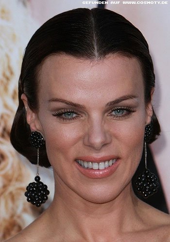 Debi Mazar mit gegeltem Bob