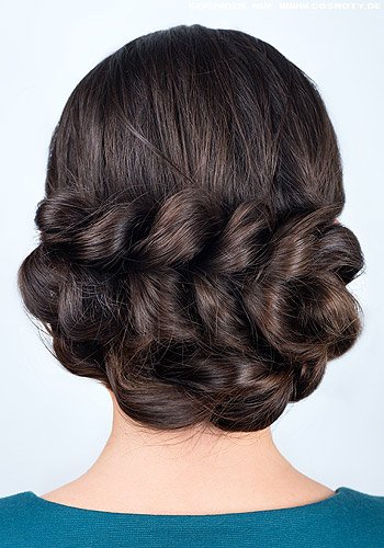 Doppelt gedrehter, festlicher Chignon