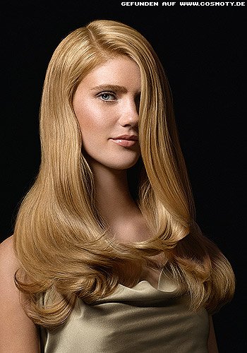 Edler Glamour-Look mit geradem Seitenscheitel