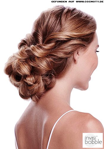 Eleganter, mehrfach gedrehter Chignon