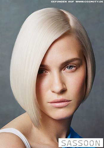 Eleganter Sleek-Bob in kühlem Blond