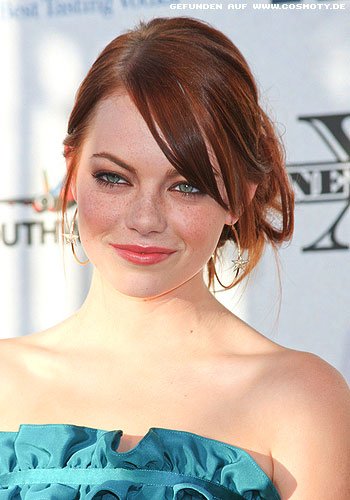 Emma Stone mit lockerem Chignon