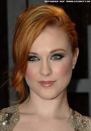 Evan Rachel Wood mit klassischer Hochsteckfrisur