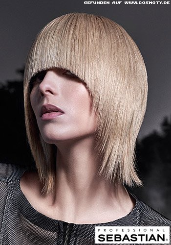 Extravaganter, hellblonder Bob im Sleek-Look