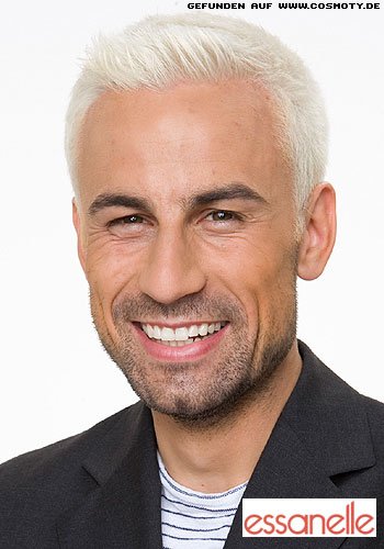 Extrem kurzer Schnitt in Platinblond