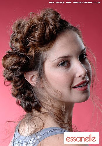 Festgesteckte Löckchen für romantischen Look