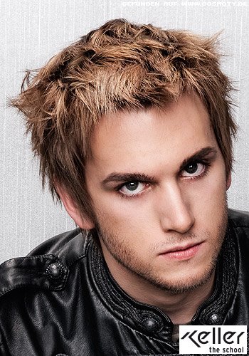Frecher Out-of-Bed Look für kurzes Haar