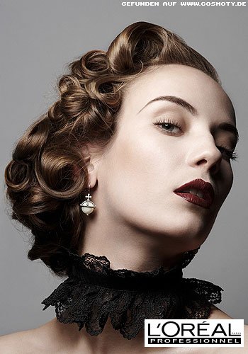 Gala-Frisur mit gesteckten Locken