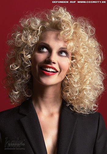 Geschlossene Locken in engelhaftem Look