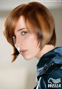 Frisuren Bilder: Angestufter Nacken für viel Volumen - Frisuren, Haare