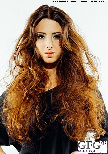 Gleichlanges Haar mit welligem Undone-Look