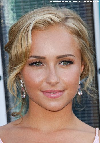 Hayden Panettiere mit locker gesteckten Wellen