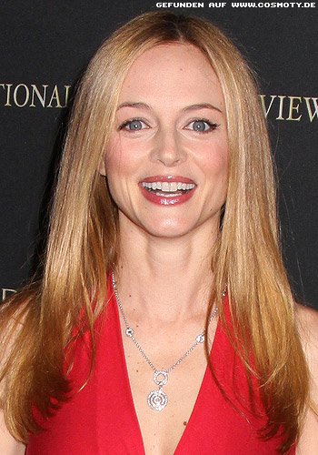 Heather Graham mit Sleek-Look und Mittelscheitel