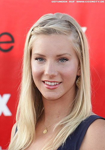 Heather Morris: Romantisch geflochtene Ponysträhnen