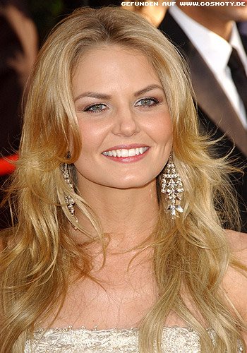 Jennifer Morrison mit zart definierten blonden Strähnen