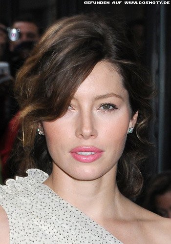 Jessica Biel: Lockere Banane mit losen Strähnen