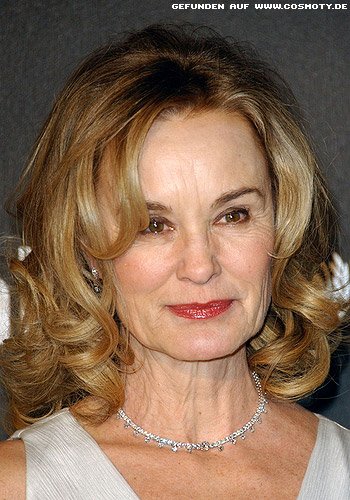 Jessica Lange mit weichen Wellen