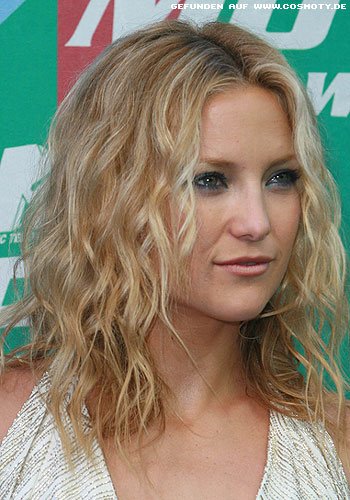 Kate Hudson mit gezogenen Locken