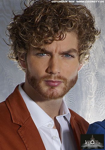 Frisuren Bilder Kleine Locken Formen Den Eleganten Wuschelkopf Frisuren Haare