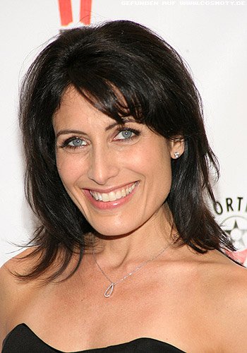 Lisa Edelstein: Schulterlanger Stufenschnitt mit Schrägpony