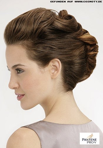Locker gesteckte Banane mit Locken