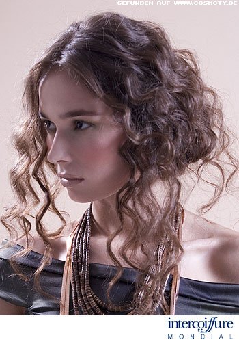 Locker gesteckte Locken