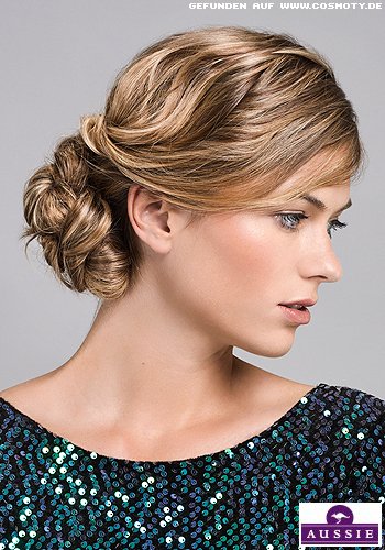 Locker gesteckter seitlicher Chignon