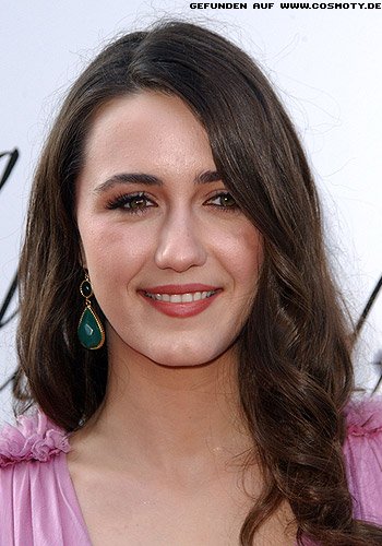 Madeline Zima: Geschlossene Locken in den Längen