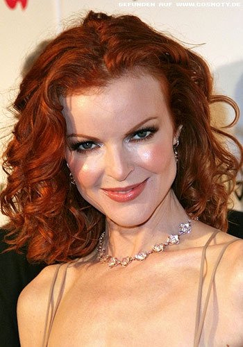 Marcia Cross: Flammend roter Locken-Bob