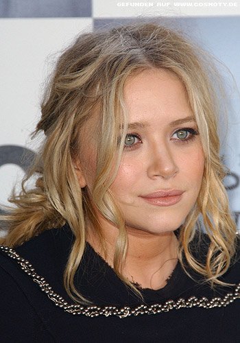 Mary Kate Olsen mit locker gebundenen Strähnen