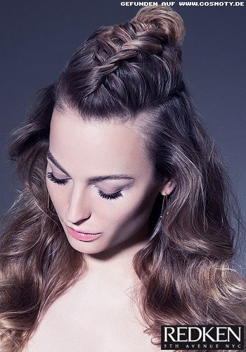 Messy Half-UPDO mit geflochtenem Zopf