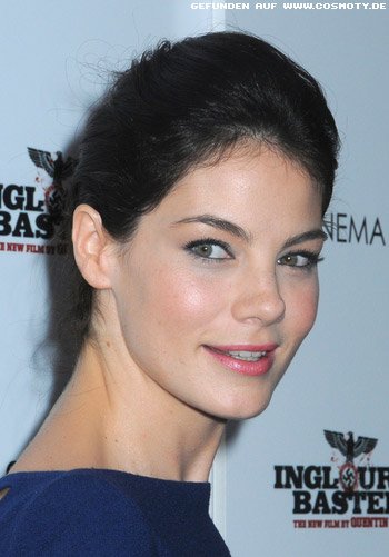 Michelle Monaghan mit klassischer Banane