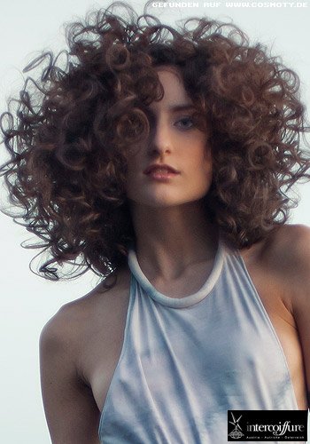 Mittig gescheitelter Locken-Bob