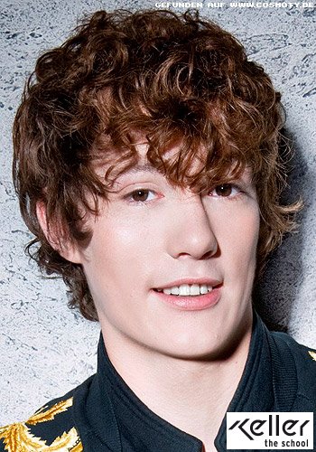 Natürliche Locken mit sanften Stufen