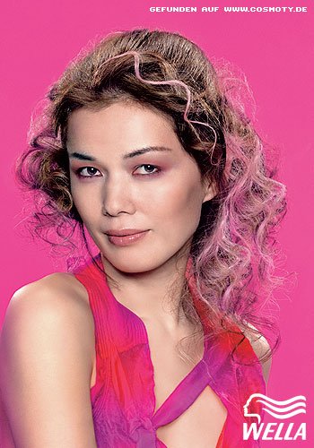 Pink ist Trumpf mit künstlichen Strähnen