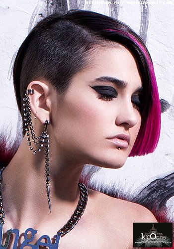 Pink zu schwarz: Undercut mit Halb-Bob