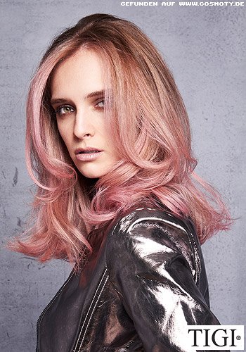 Sanft gewellter Long-Bob in Rosé-Blond