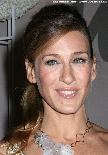 Sarah Jessica Parker mit halbem Dutt