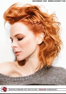 Frisuren Bilder: Angestufter Nacken für viel Volumen - Frisuren, Haare