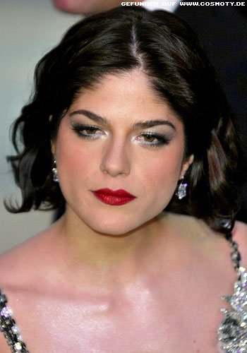 Selma Blair mit feminin gewellten Bob