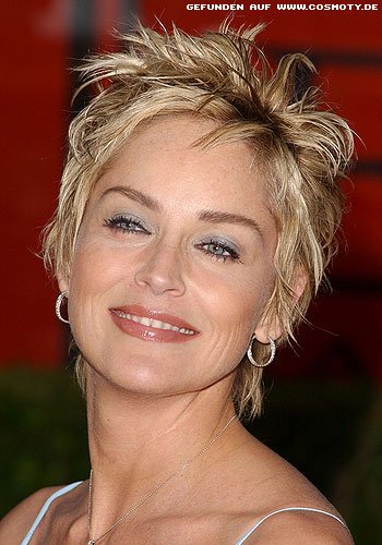 Sharon Stone mit strähnig gestyltem Kurzhaarschnitt