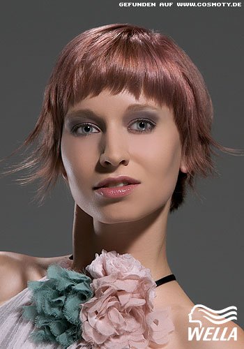 Short-Cut mit längeren Strähnchen