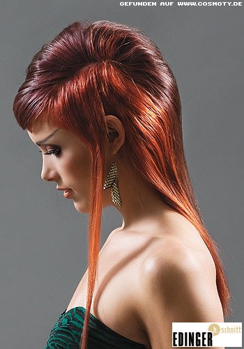 Sleek-Look mit interessantem Farbspiel in Rot