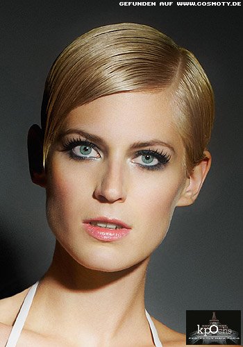 Streng gegelter Pixie im Stil von Twiggy