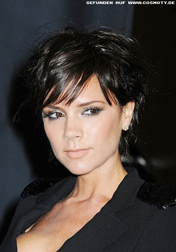 Victoria Beckham mit definierten Strähnen im Short-Cut