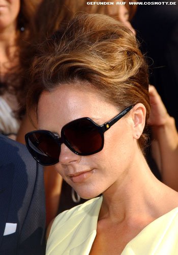 Victoria Beckham mit Volumen-Banane